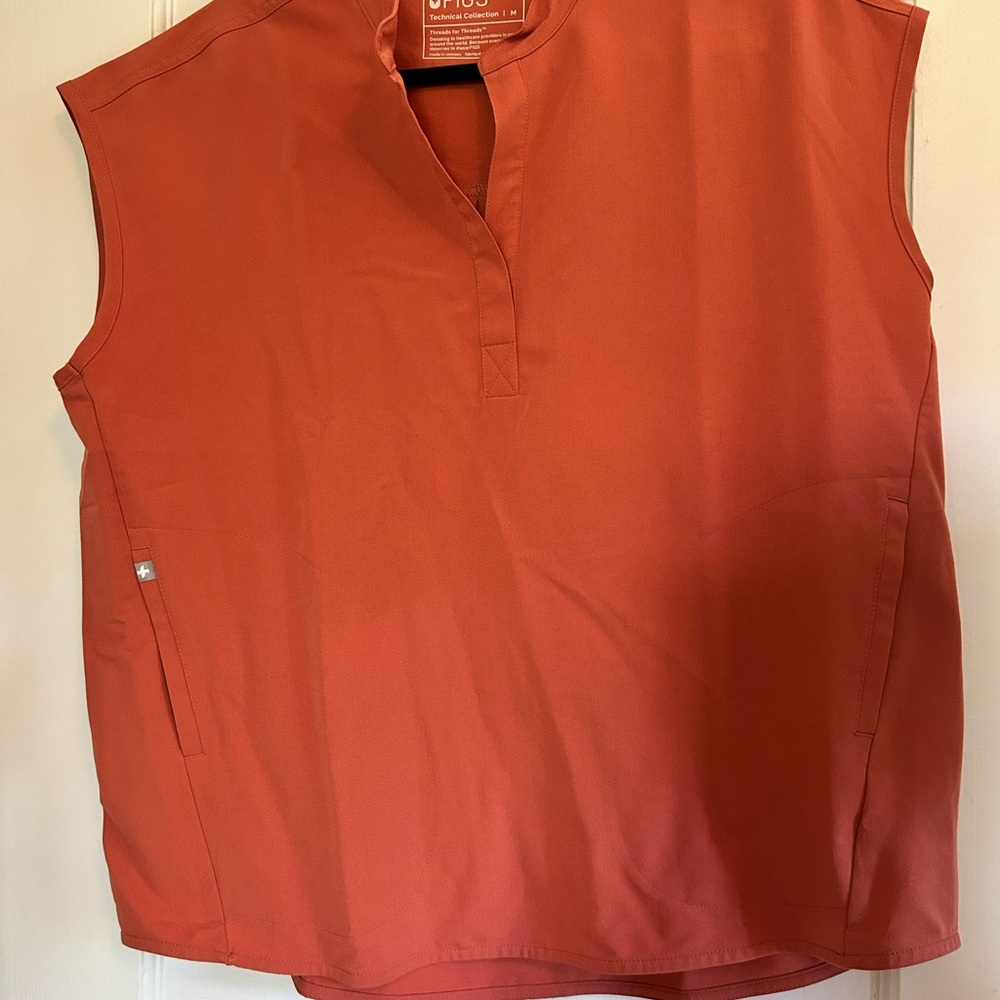 Figs Rafeala scrub top terracotta